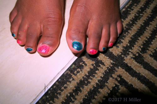 Kids Pedicure With The Alternating Colors.