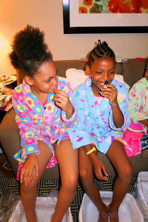 Smelling The Essential Oils Together During Kids Pedicures Is Super Fun! Smelling The Essential Oils Together During Kids Pedicures Is Super Fun!