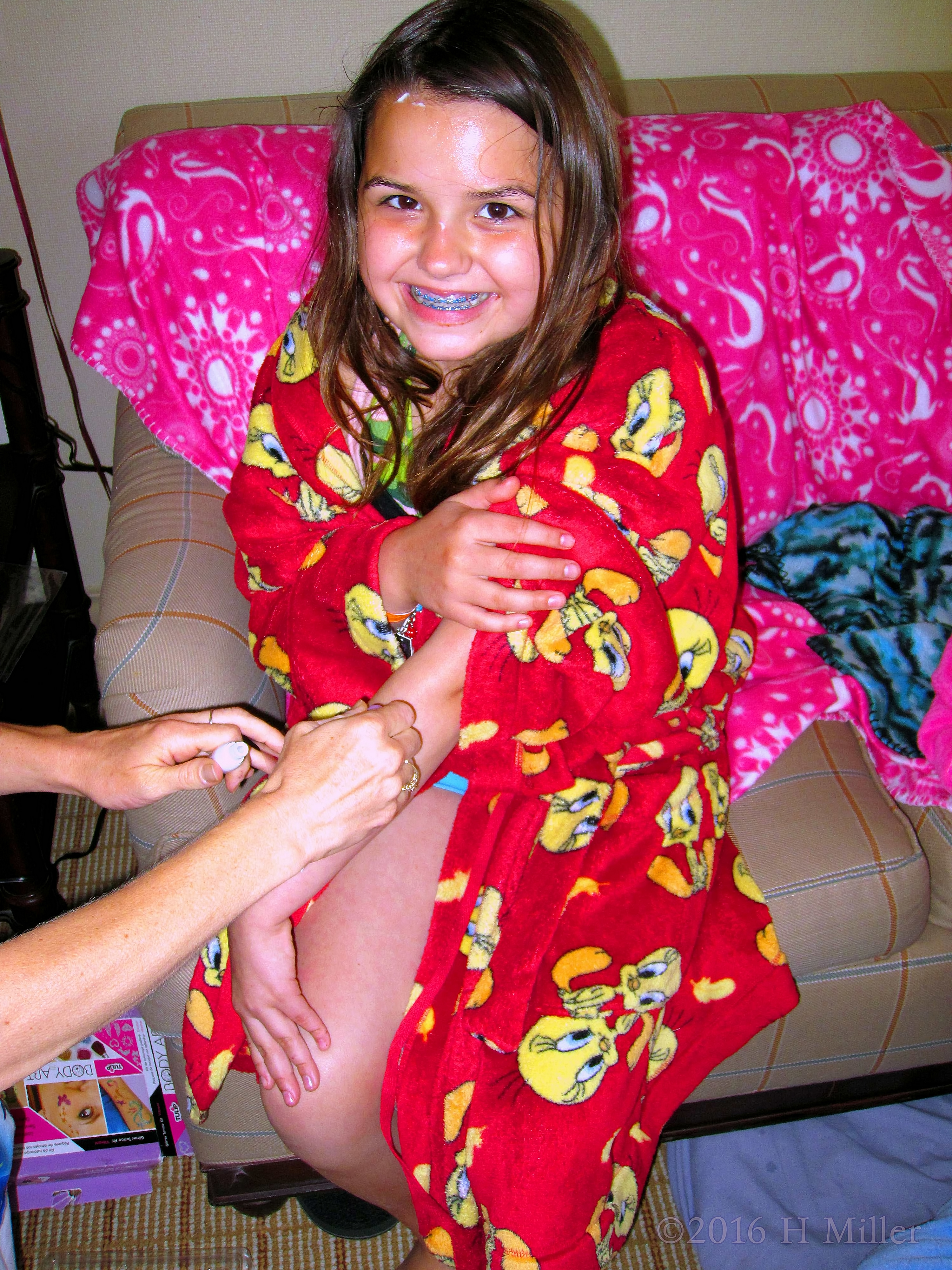 Her Turn For A Temporary Tattoo! Her Turn For A Temporary Tattoo!