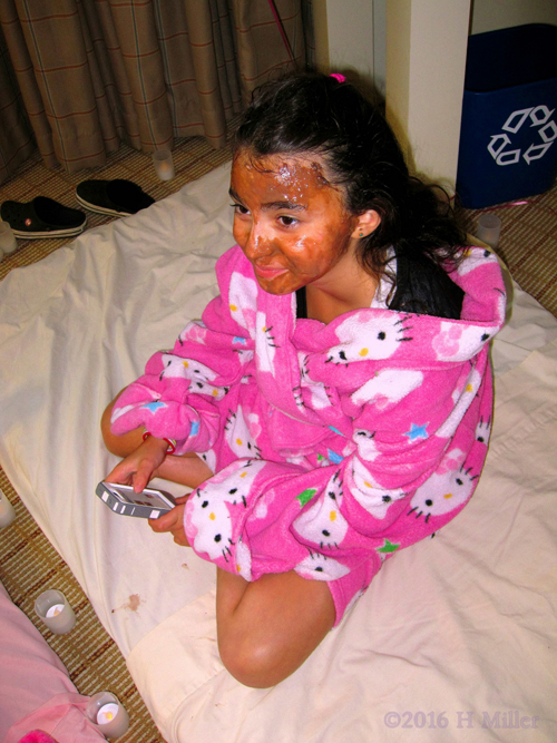 Hanging Out On Her Phone During Facials Hanging Out On Her Phone During Facials