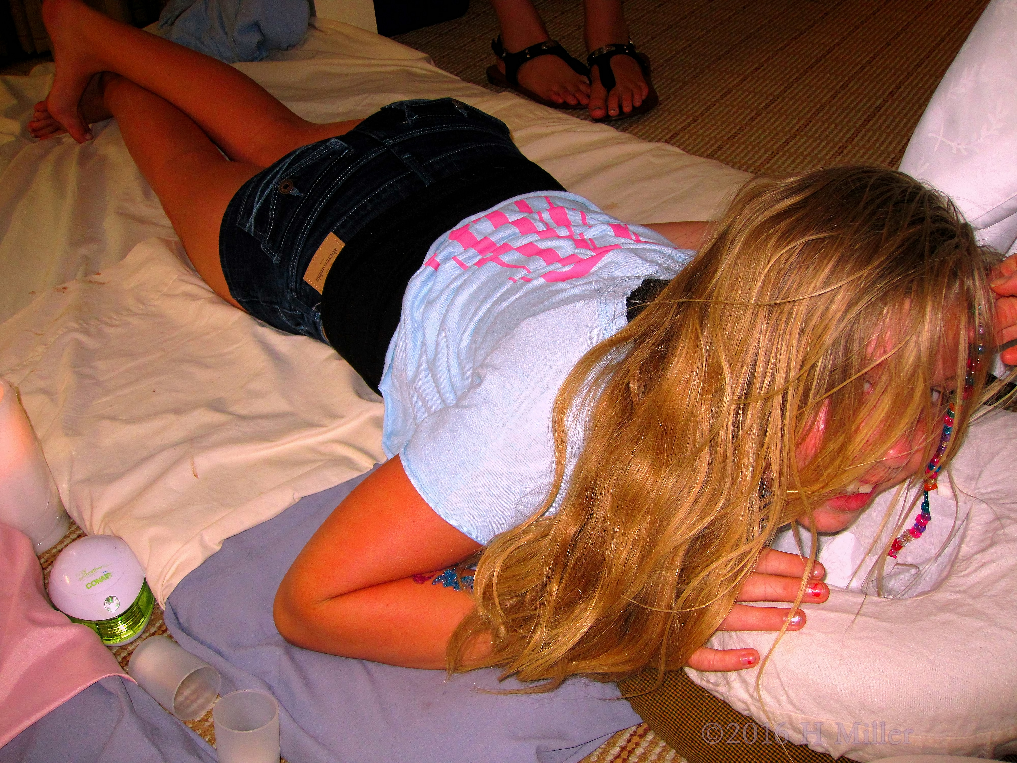 Smiling Wide Before Her Home Massage Smiling Wide Before Her Home Massage