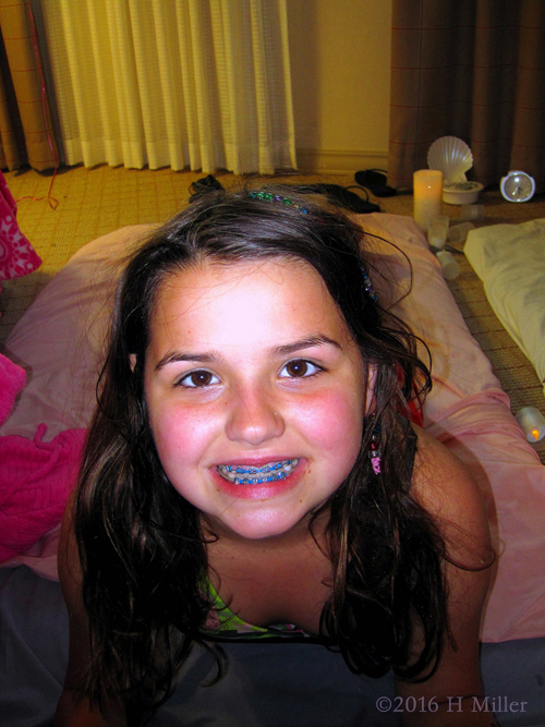 Smiling Before Her Kids Massag Smiling Before Her Kids Massag