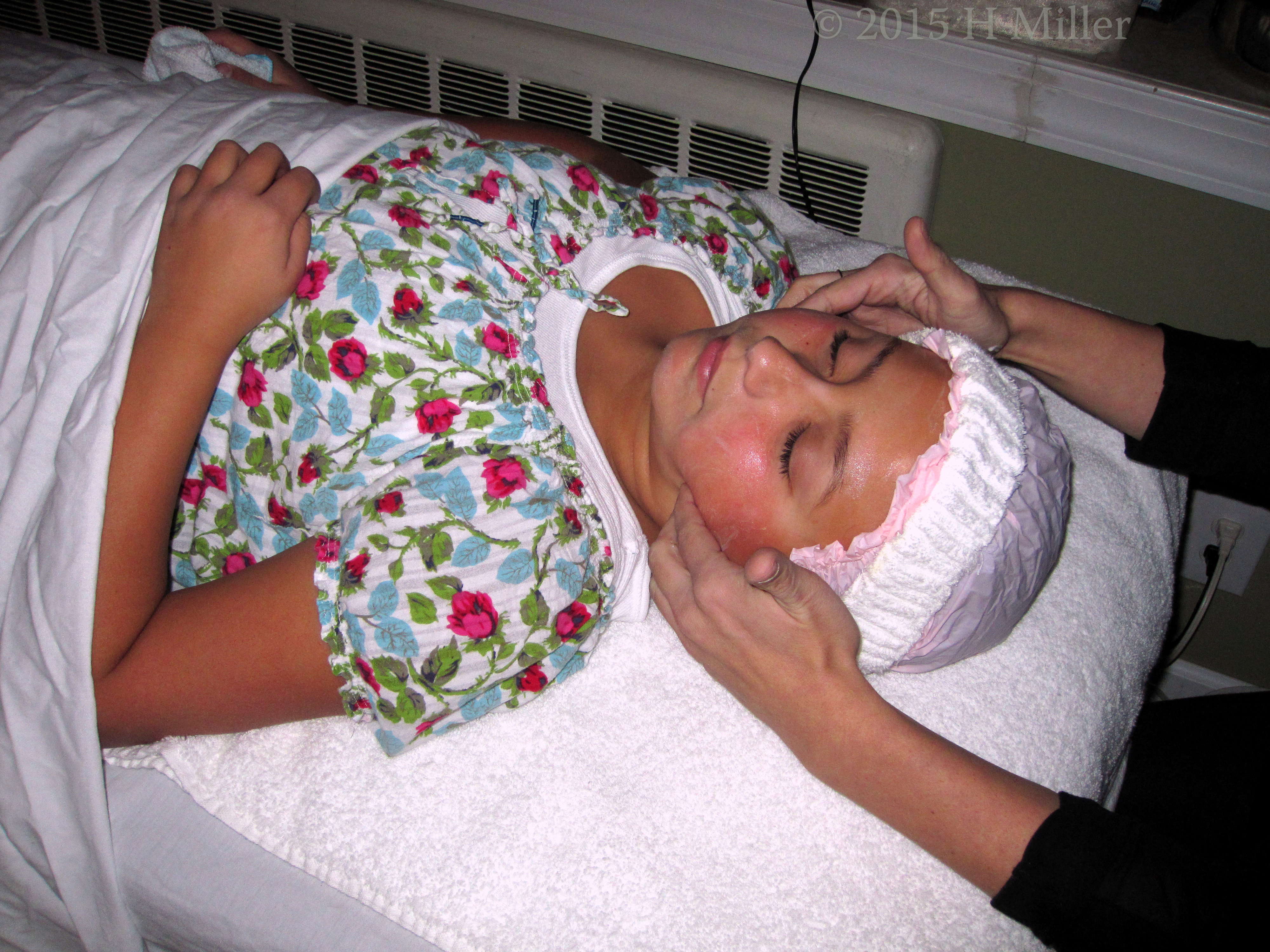 Soothing Facial During The Party. Soothing Facial During The Party.