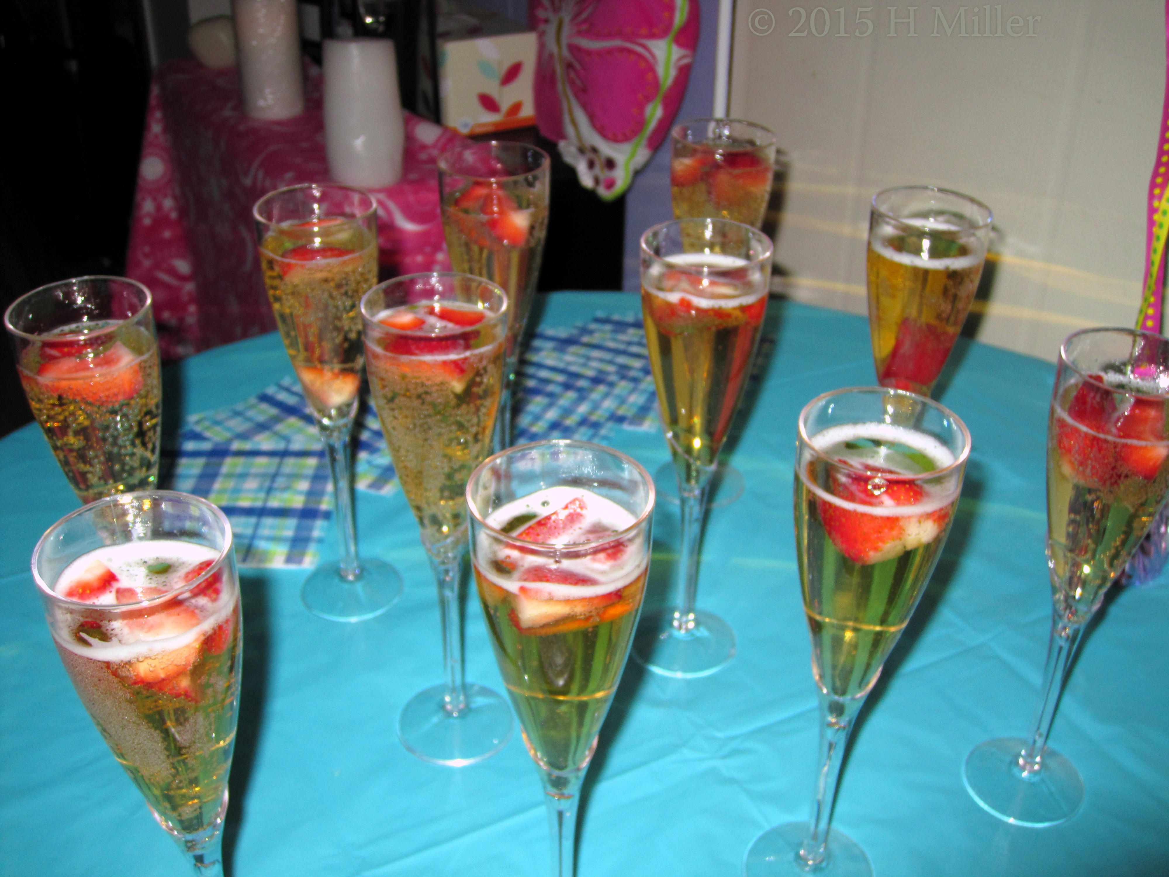 Sparking Beverage For Kids With Strawberries. Sparking Beverage For Kids With Strawberries.