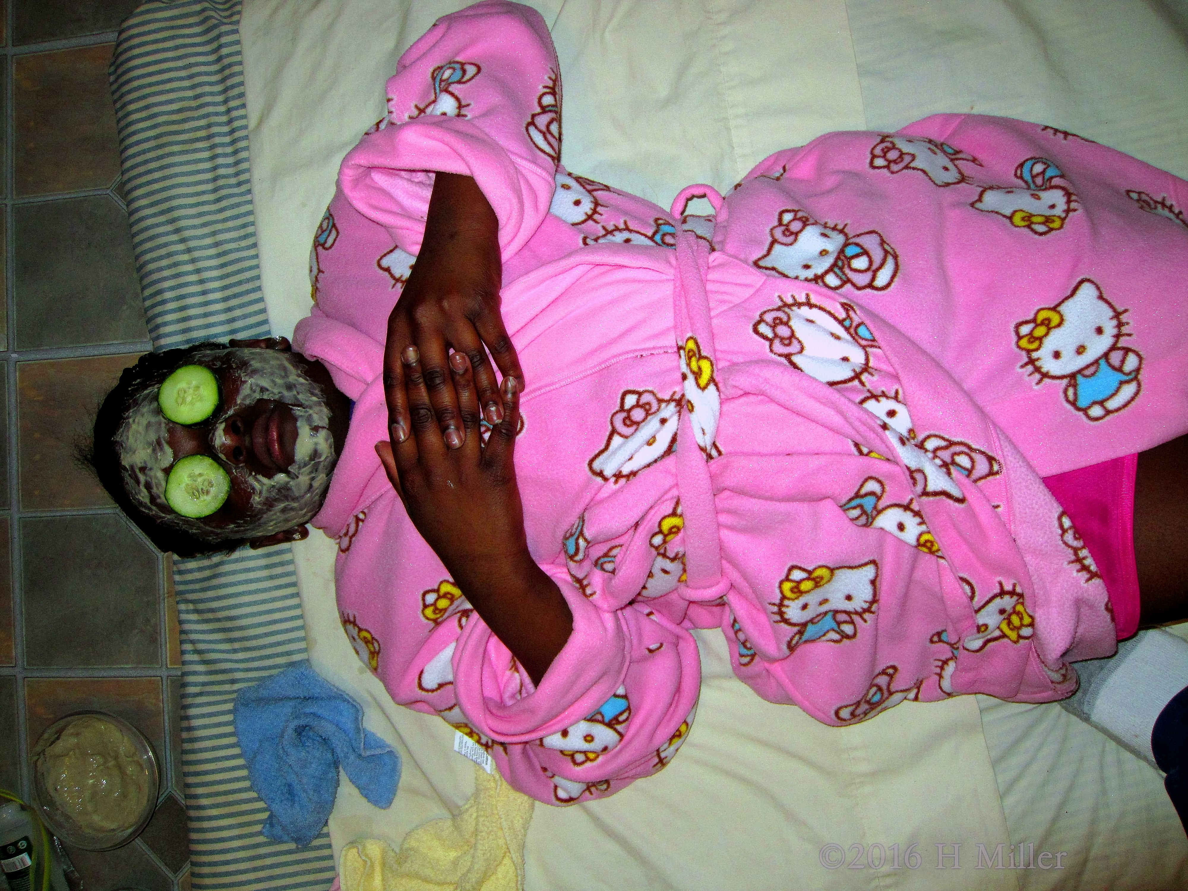 She Looks Super Relaxed In Her Kids Vanilla Facial She Looks Super Relaxed In Her Kids Vanilla Facial