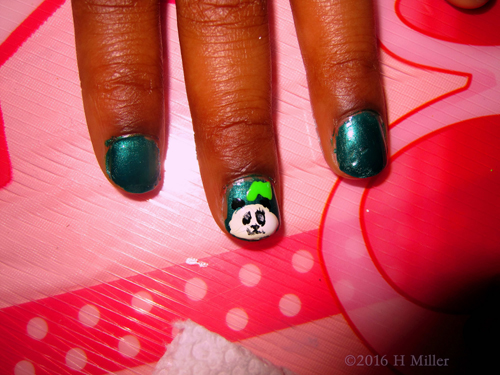 She Has A Cute Panda For Her Mini Mani!