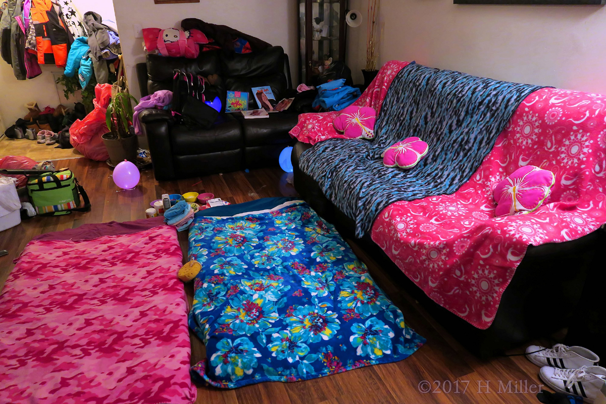 Lovely Decor Comprising Colorful Throws  On The Spa Couch, And The Girls Facial Area Setup!