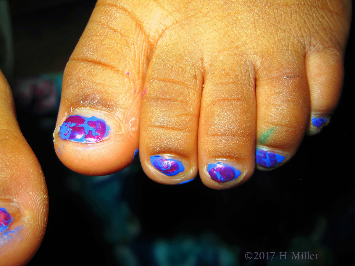 Mix Of Blue And Purple Looks Perfect On This Kids Pedi! 