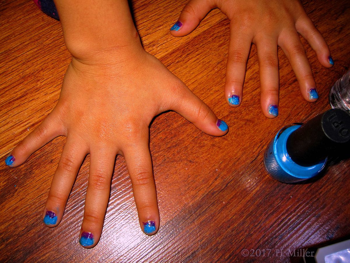 Shiny Blue And Purple Ombre Nail Design Looks Great! 
