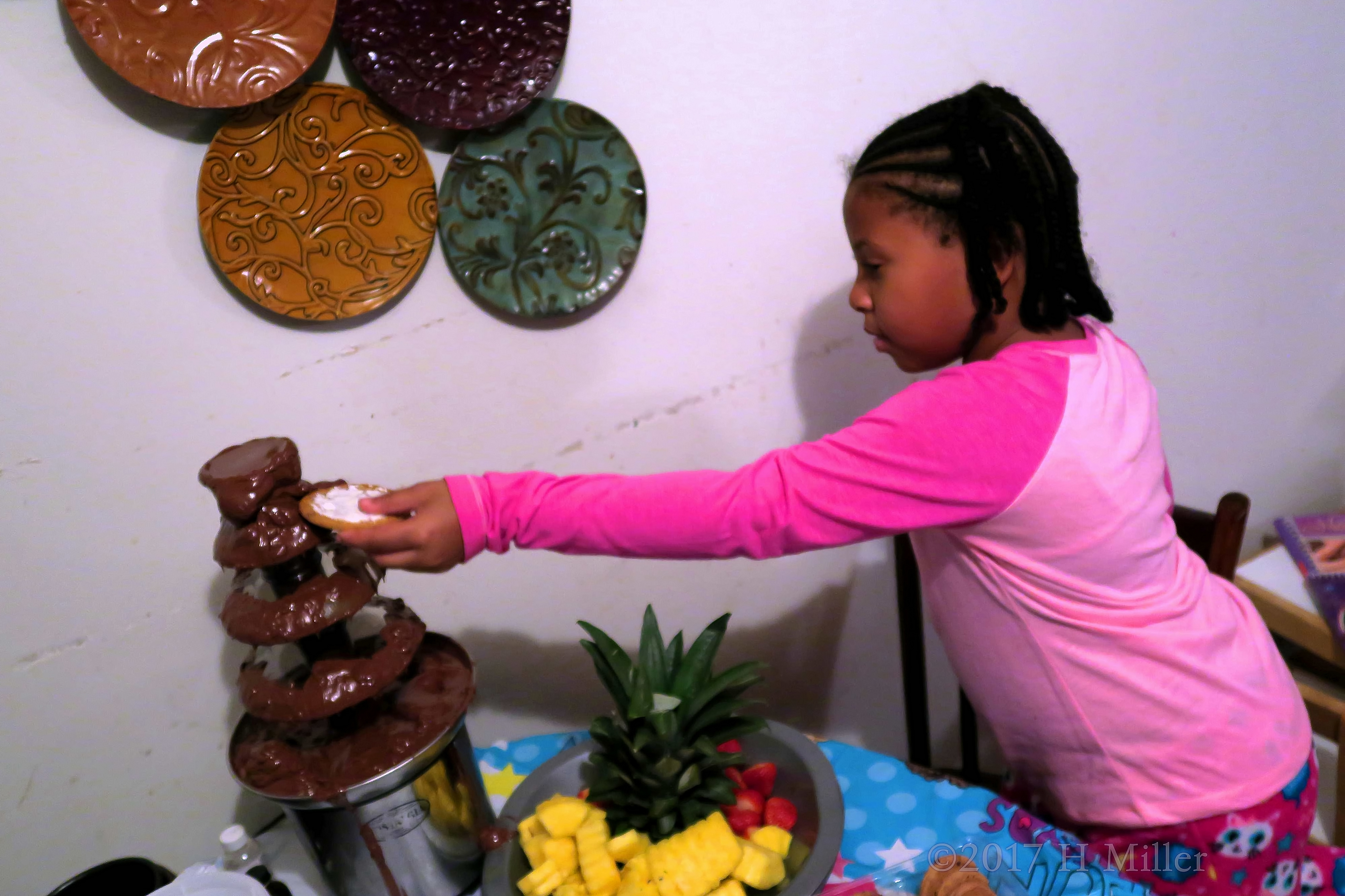 Dipping Cookies In The Chocolate Fountain At The Spa For Kids! Dipping Cookies In The Chocolate Fountain At The Spa For Kids!
