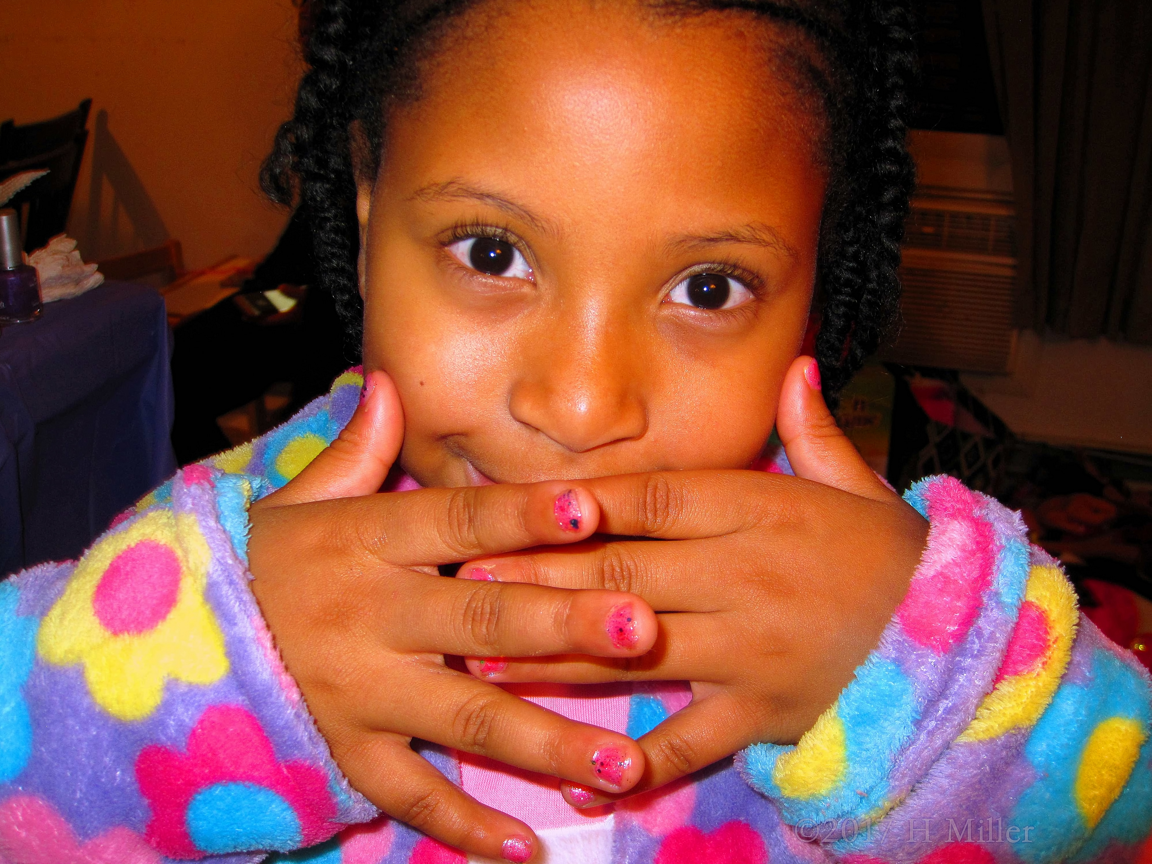 She Feels Joyful After Her Girls Mini Mani! She Feels Joyful After Her Girls Mini Mani!