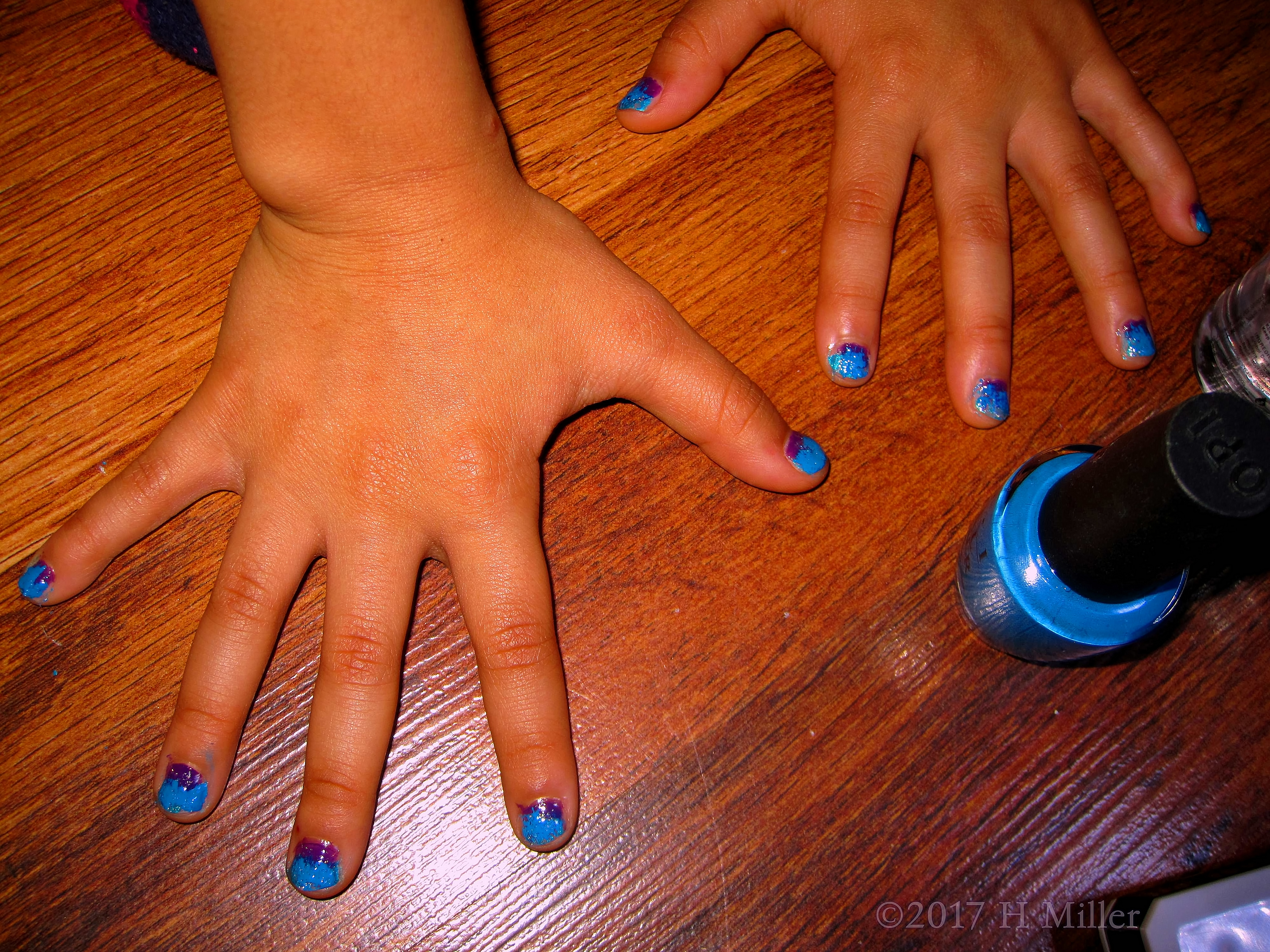 Shiny Blue And Purple Ombre Nail Design Looks Great! Shiny Blue And Purple Ombre Nail Design Looks Great!