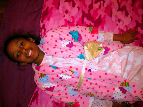 All Set To Begin With Her Kids Facial Activity! All Set To Begin With Her Kids Facial Activity!