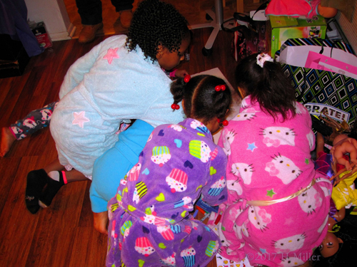 Briana's Friends Busy Crafting The Spa Birthday Card! Briana's Friends Busy Crafting The Spa Birthday Card!