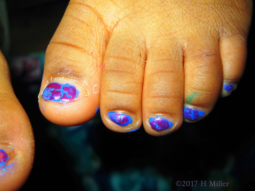 Mix Of Blue And Purple Looks Perfect On This Kids Pedi! Mix Of Blue And Purple Looks Perfect On This Kids Pedi!