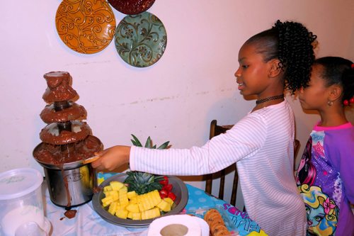 Time For The Cookies Dipped In Chocolate Fondue! Time For The Cookies Dipped In Chocolate Fondue!