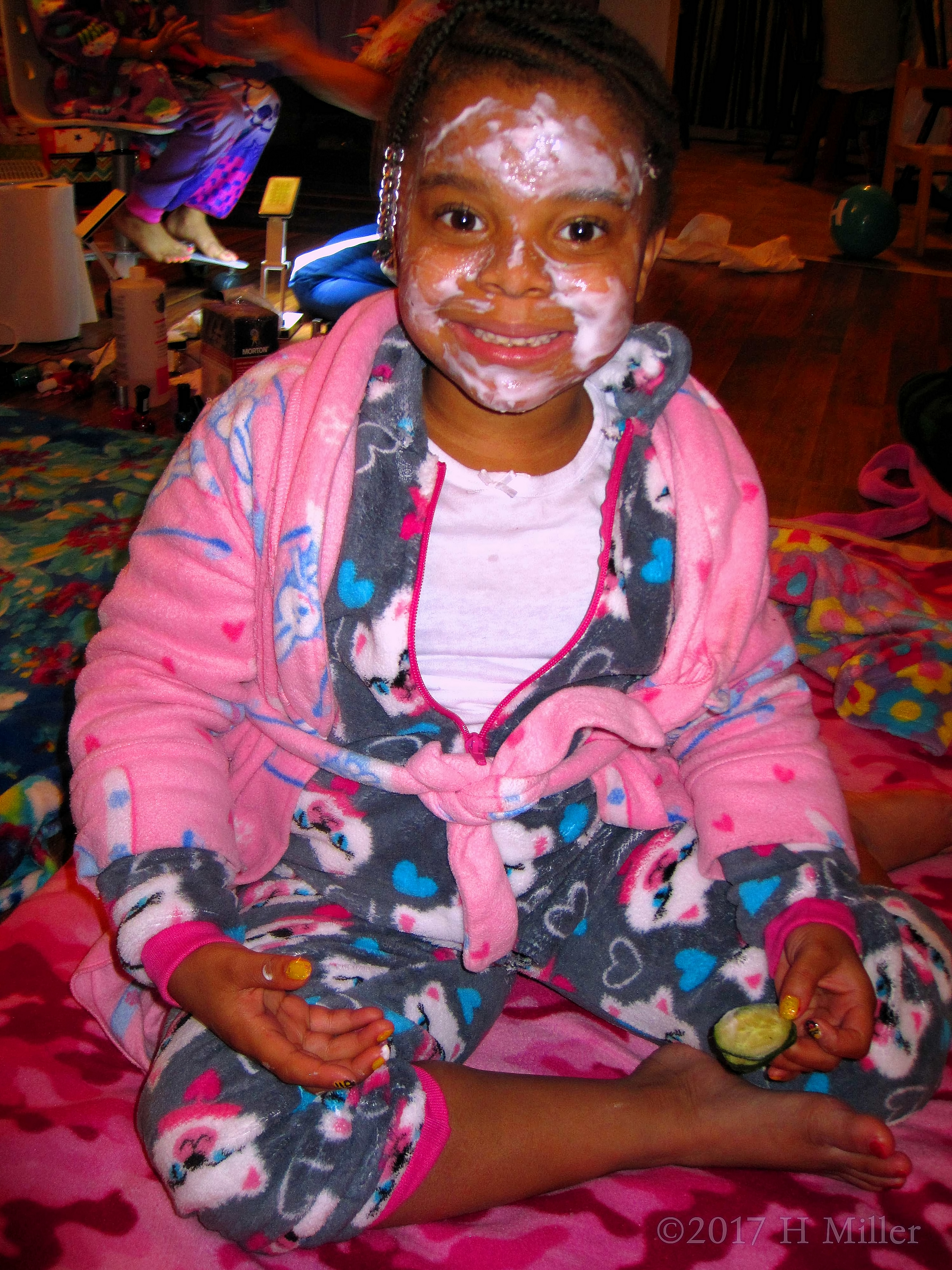 A Photo With The Kids Facial Masque! A Photo With The Kids Facial Masque!