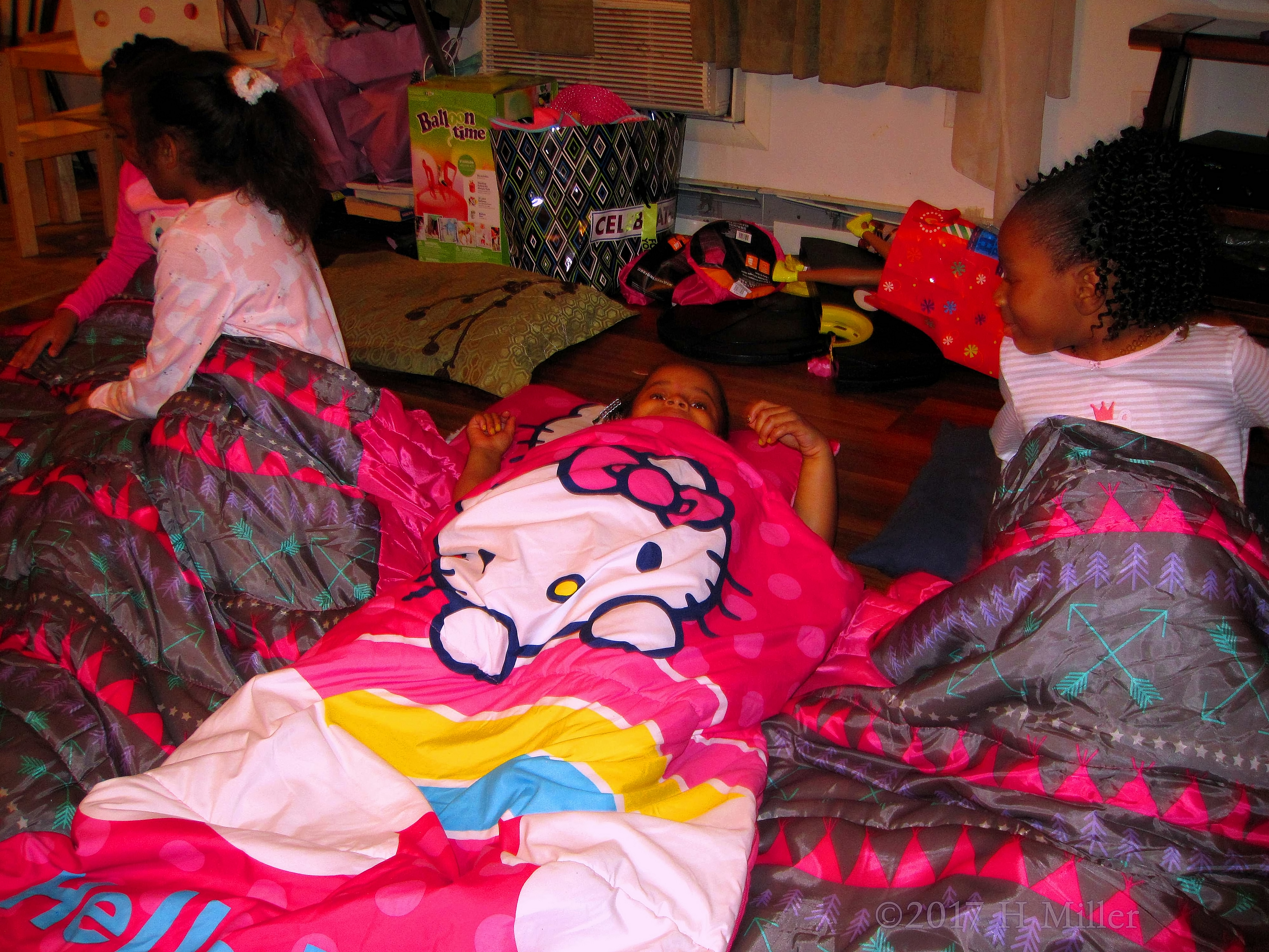 Having A Nice Chat Session While Relaxing After The Kids Spa Treatments! Having A Nice Chat Session While Relaxing After The Kids Spa Treatments!