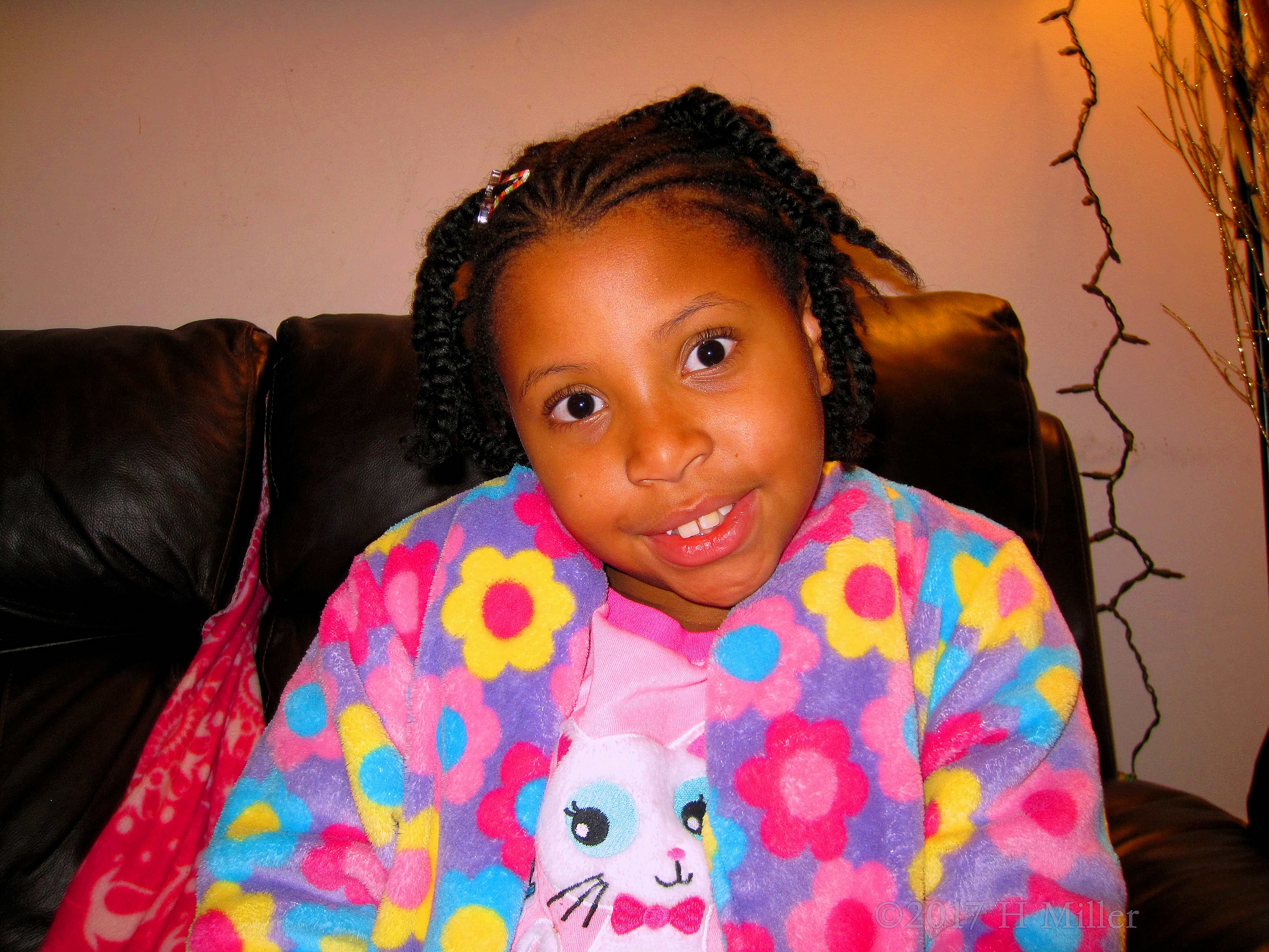 Sitting On The Couch, Posing At The Spa Party! Sitting On The Couch, Posing At The Spa Party!