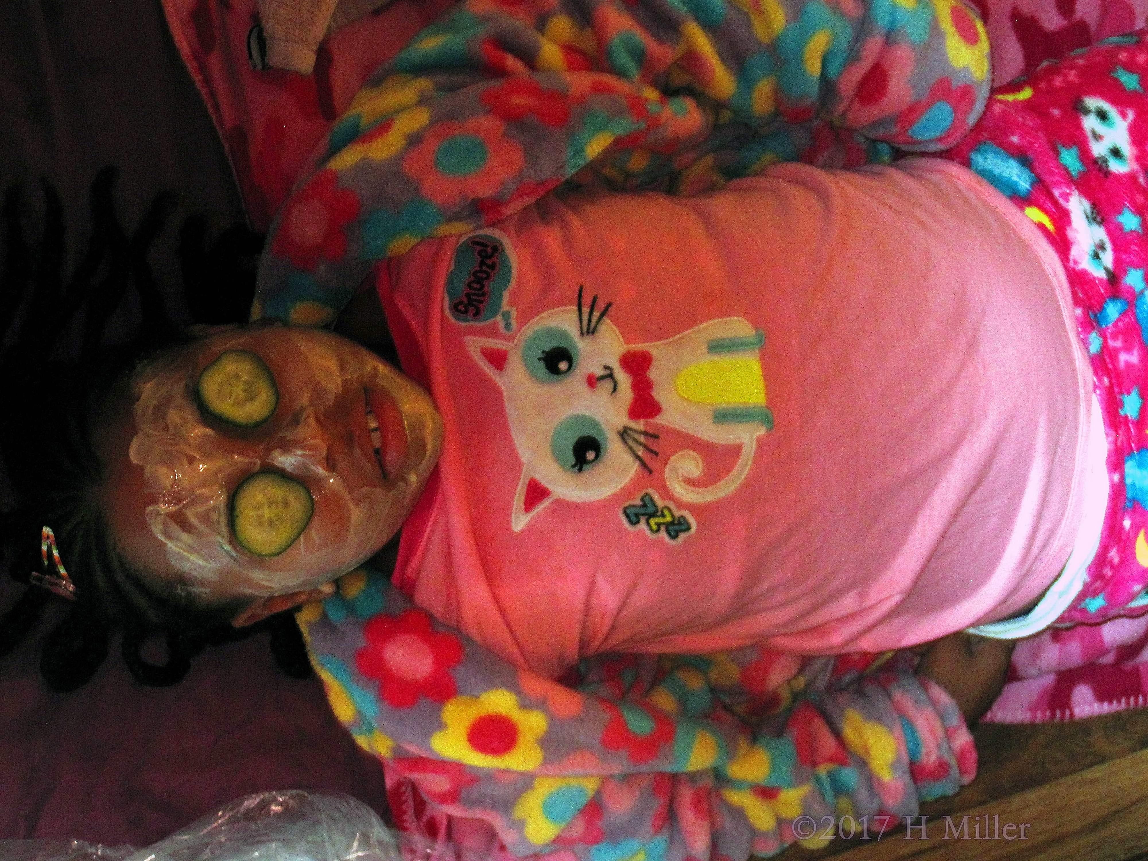 Soothing Effect Of The Kids Facial Makes It More Fun! Soothing Effect Of The Kids Facial Makes It More Fun!