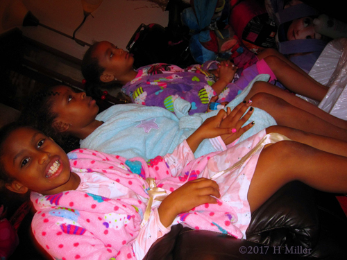 Relaxing During The Pedicures For Girls! Relaxing During The Pedicures For Girls!