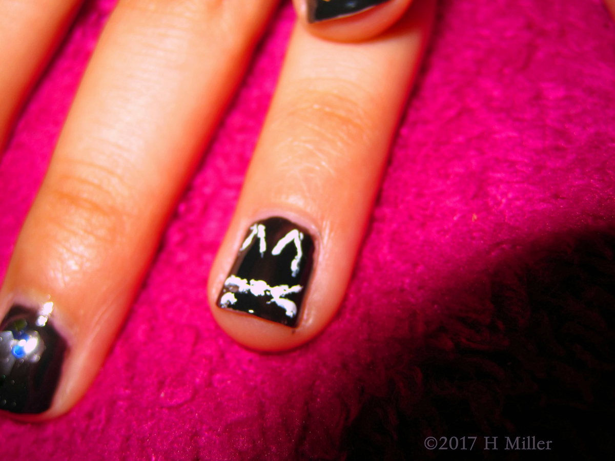 Close Up Of The Cute Kitty Nail Design. 