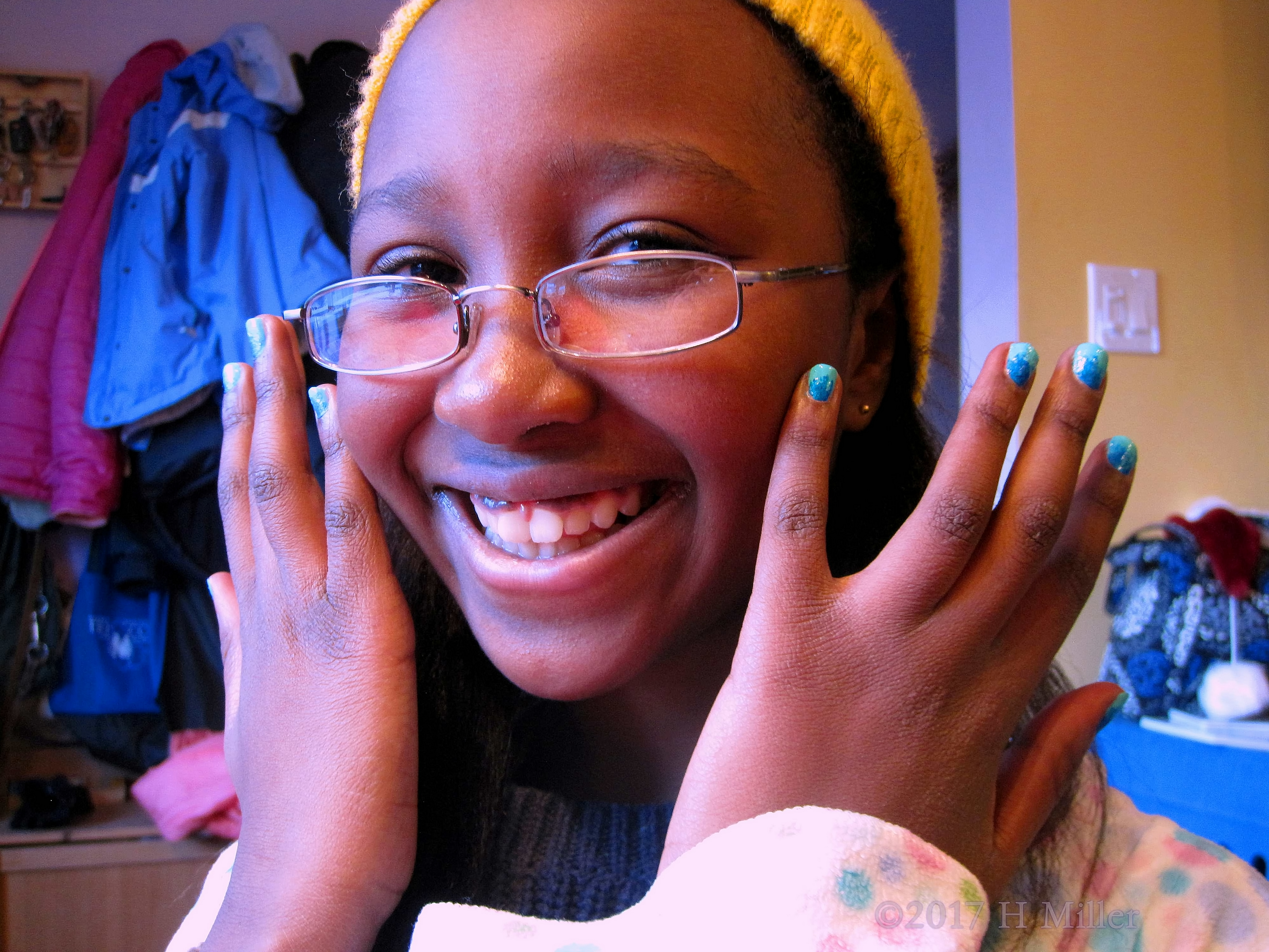 Nails Like The Sea For Her Mini Mani! Nails Like The Sea For Her Mini Mani!