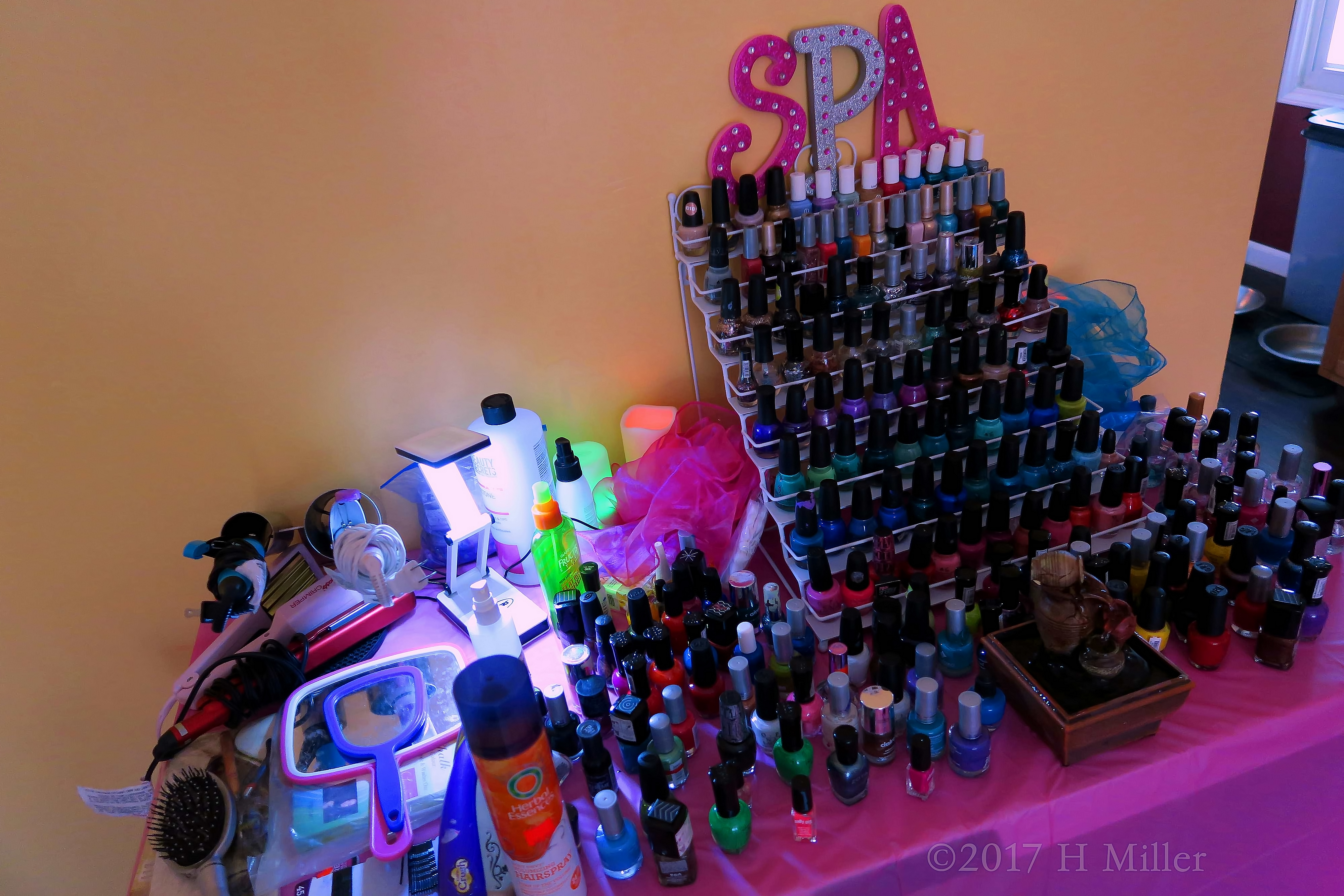 The Coolest Kids Spa Party Table Ever With Ultra Cool Colored Lights! The Coolest Kids Spa Party Table Ever With Ultra Cool Colored Lights!