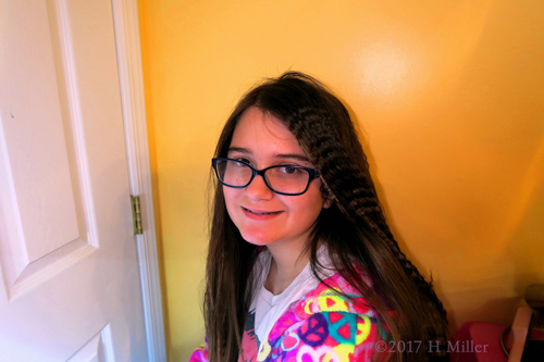 Crimped Girls Hairtyle Is Never Out Of Fashio Crimped Girls Hairtyle Is Never Out Of Fashio