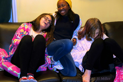 Rocking Their New Hairstyles For Girls Rocking Their New Hairstyles For Girls