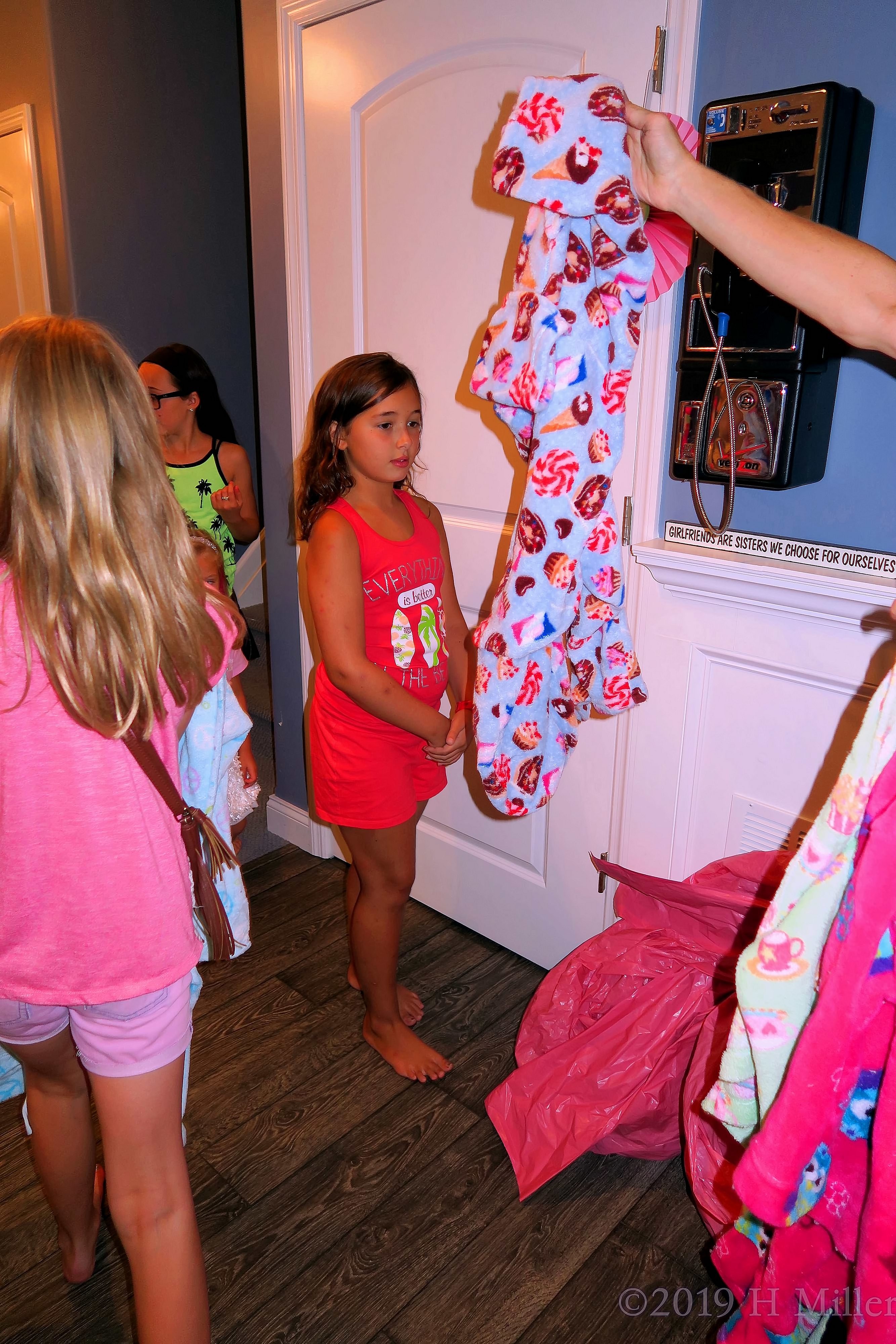 Beautify Me In A Blue Kids Spa Robe! Beautify Me In A Blue Kids Spa Robe!