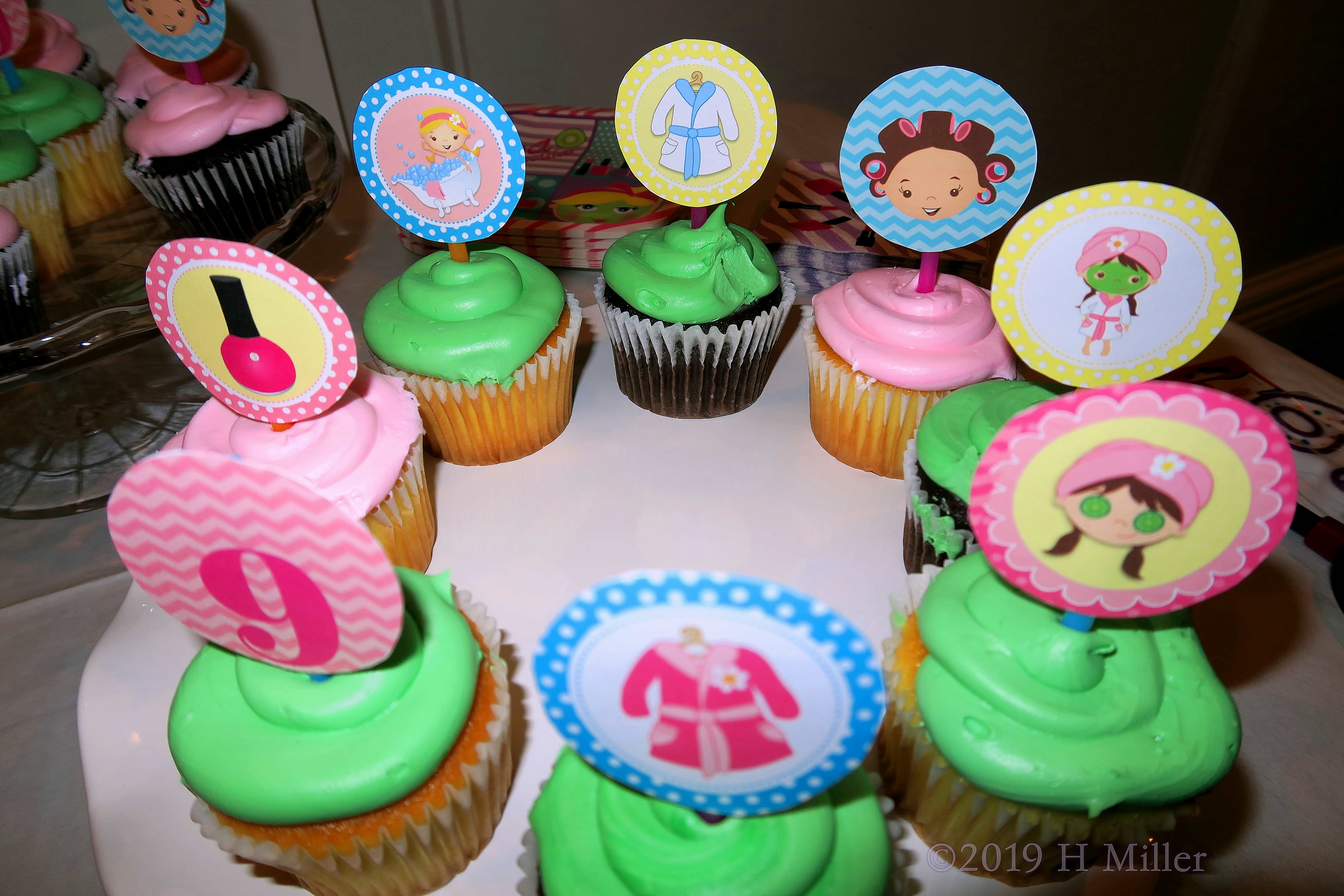 Bows And Baked Goods! Kids Spa Party Treats! Bows And Baked Goods! Kids Spa Party Treats!