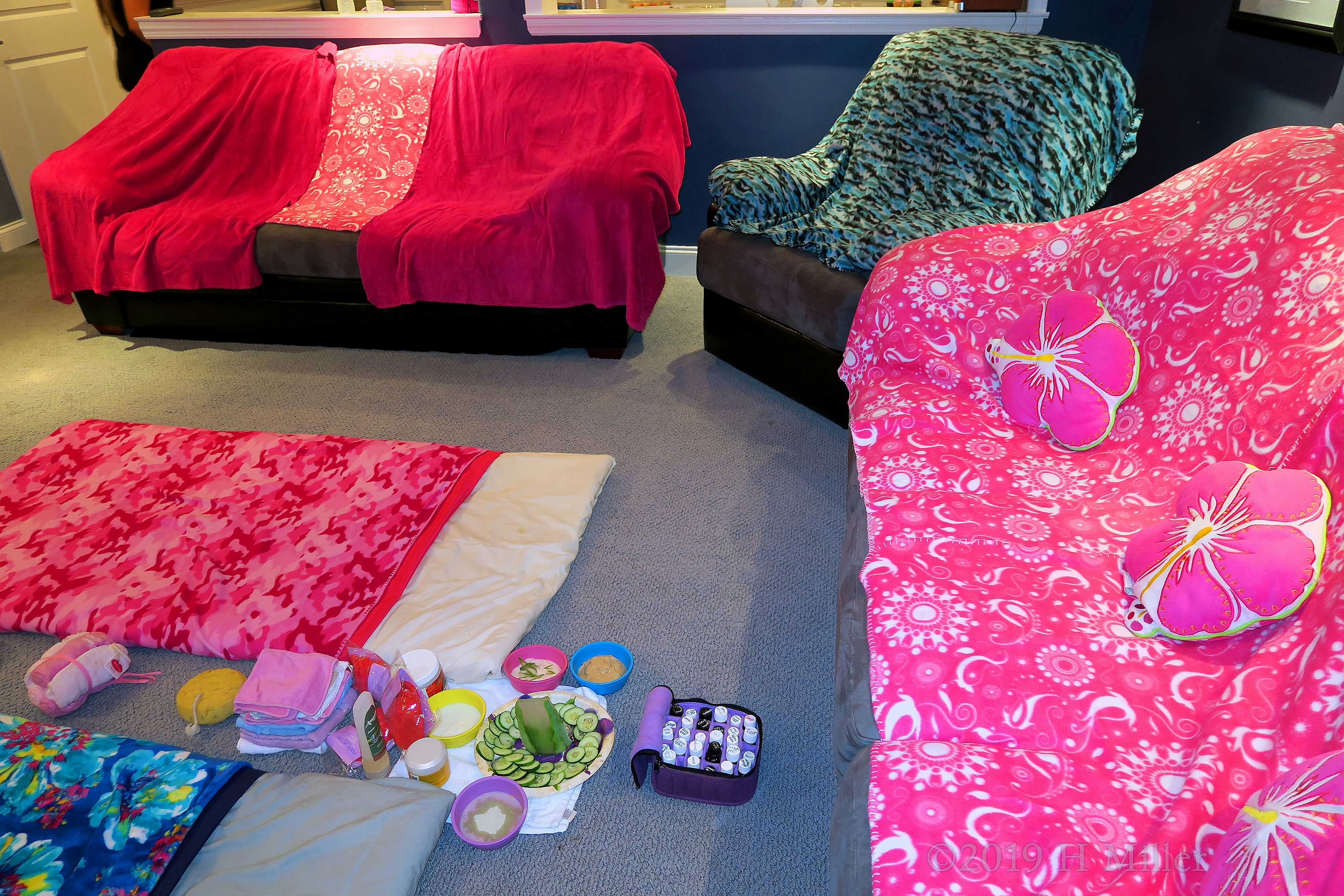 Living Room Lounging! Kids Spa Party Setup Living Room Lounging! Kids Spa Party Setup