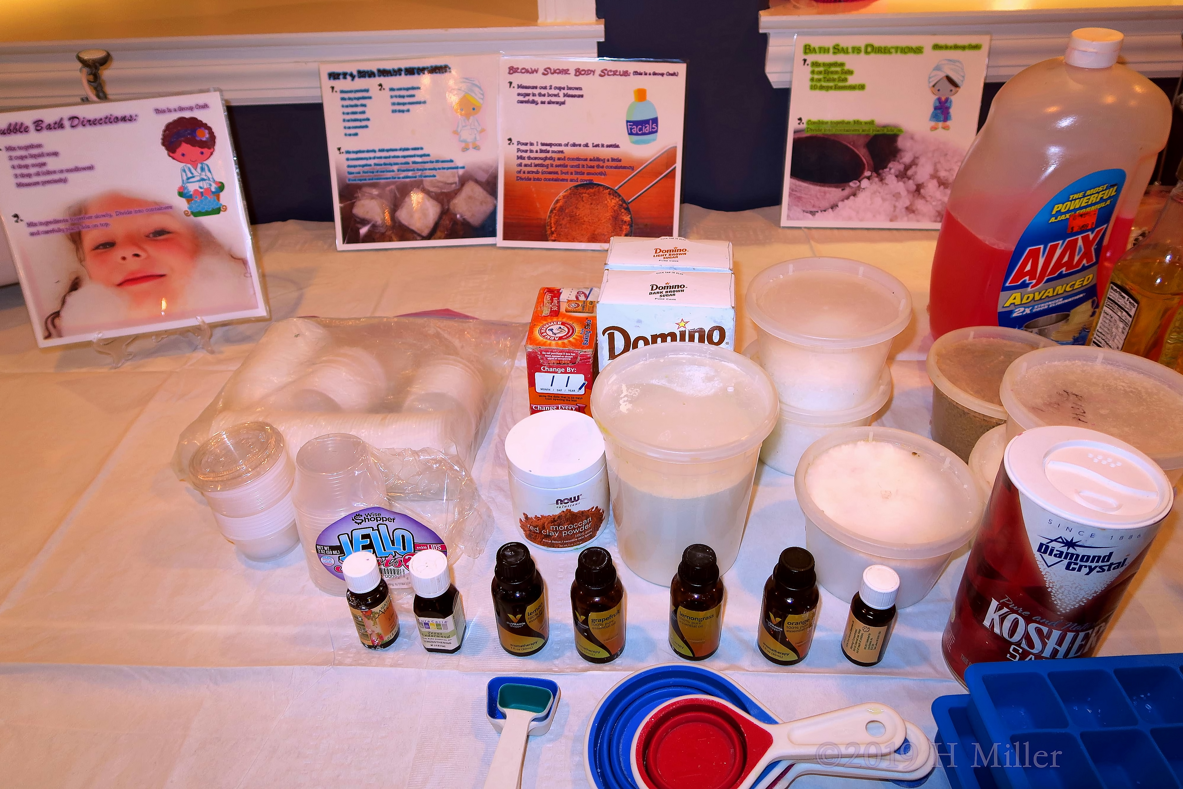 Mixing Materials! Kids Spa Party Kids Craft Setup Mixing Materials! Kids Spa Party Kids Craft Setup