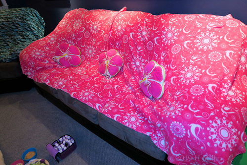 Aloha Lounging! Kids Spa Party Decorations Aloha Lounging! Kids Spa Party Decorations