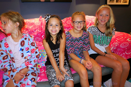 New Fashioned Nail Salon! Kids Pedis At The Kids Spa Party! New Fashioned Nail Salon! Kids Pedis At The Kids Spa Party!