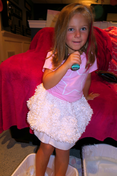 Picking Polish! Kids Pedi At The Kids Spa Party! Picking Polish! Kids Pedi At The Kids Spa Party!