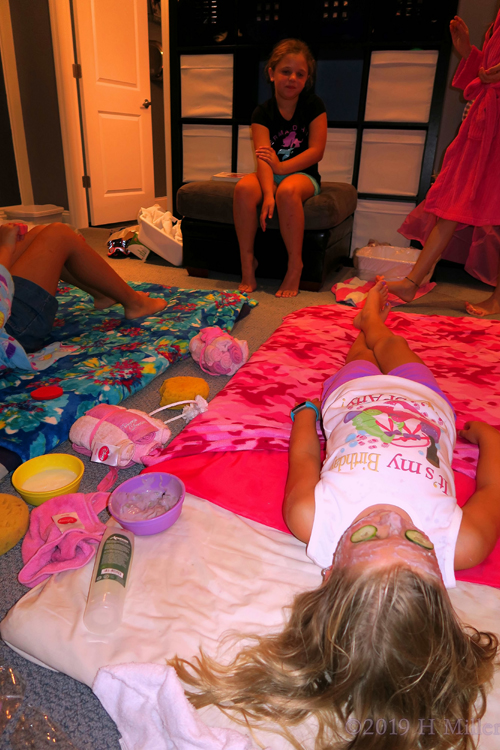 Sparkling Skin! Kids Facials At The Kids Spa Party! Sparkling Skin! Kids Facials At The Kids Spa Party!