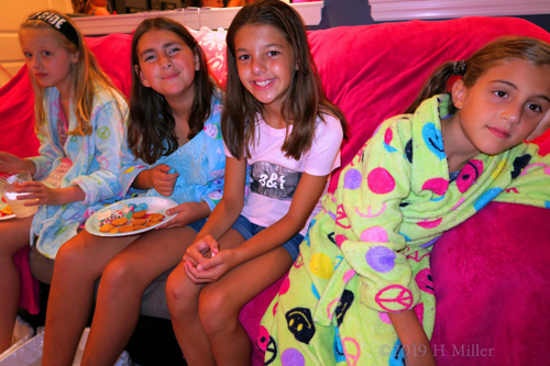 Treat Time! Kids Spa Party Treats! Treat Time! Kids Spa Party Treats!