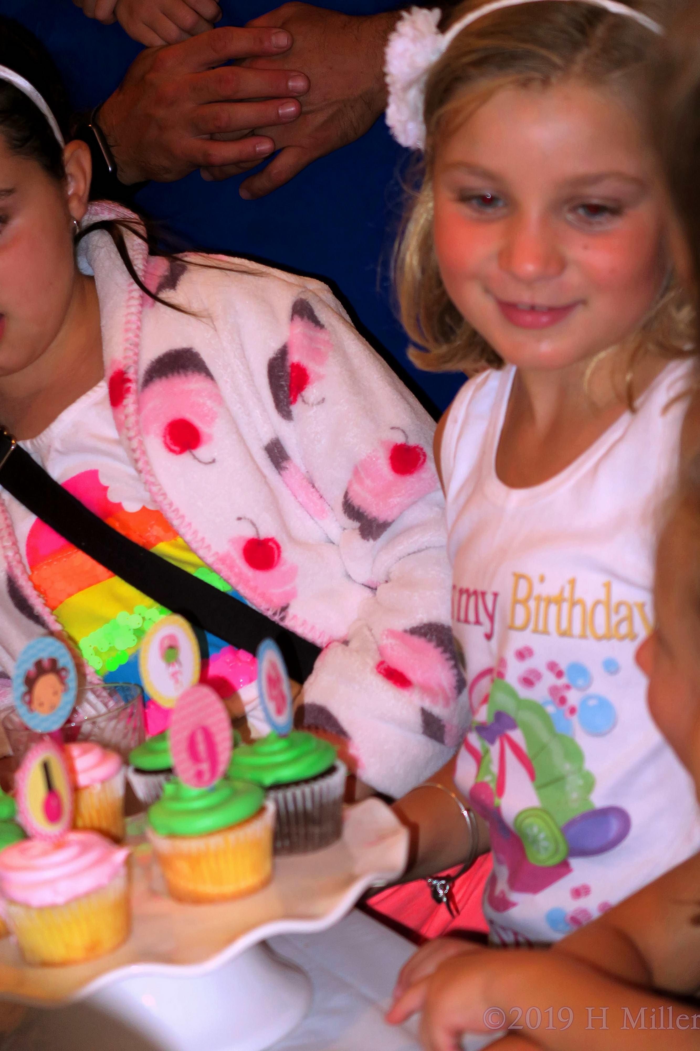 Candlelit Cupcakes At The Kids Spa Party! 4 Candlelit Cupcakes At The Kids Spa Party! 4