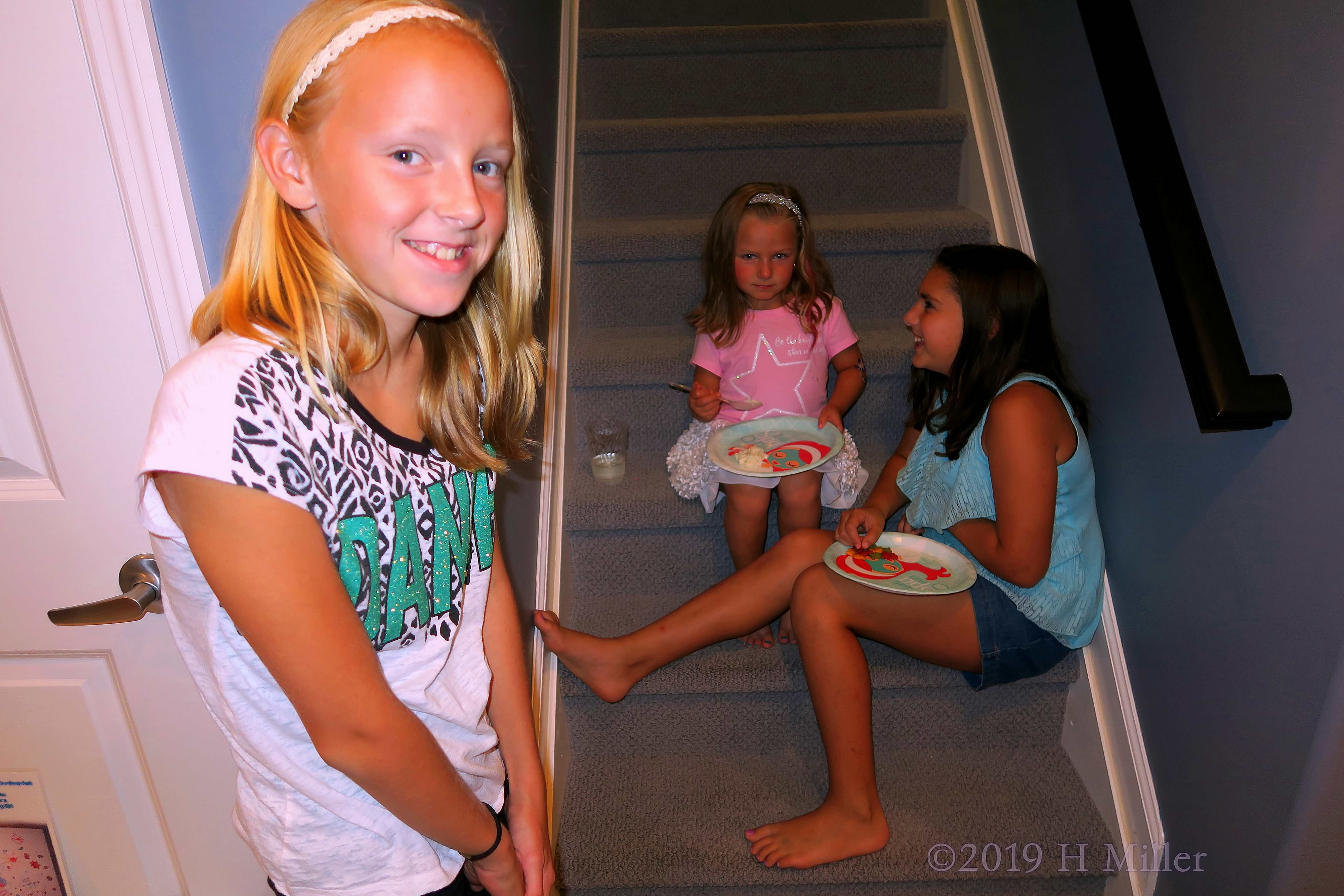 Chats And Snacks! Chatting With Friends During Pizza Time At The Spa! Chats And Snacks! Chatting With Friends During Pizza Time At The Spa!