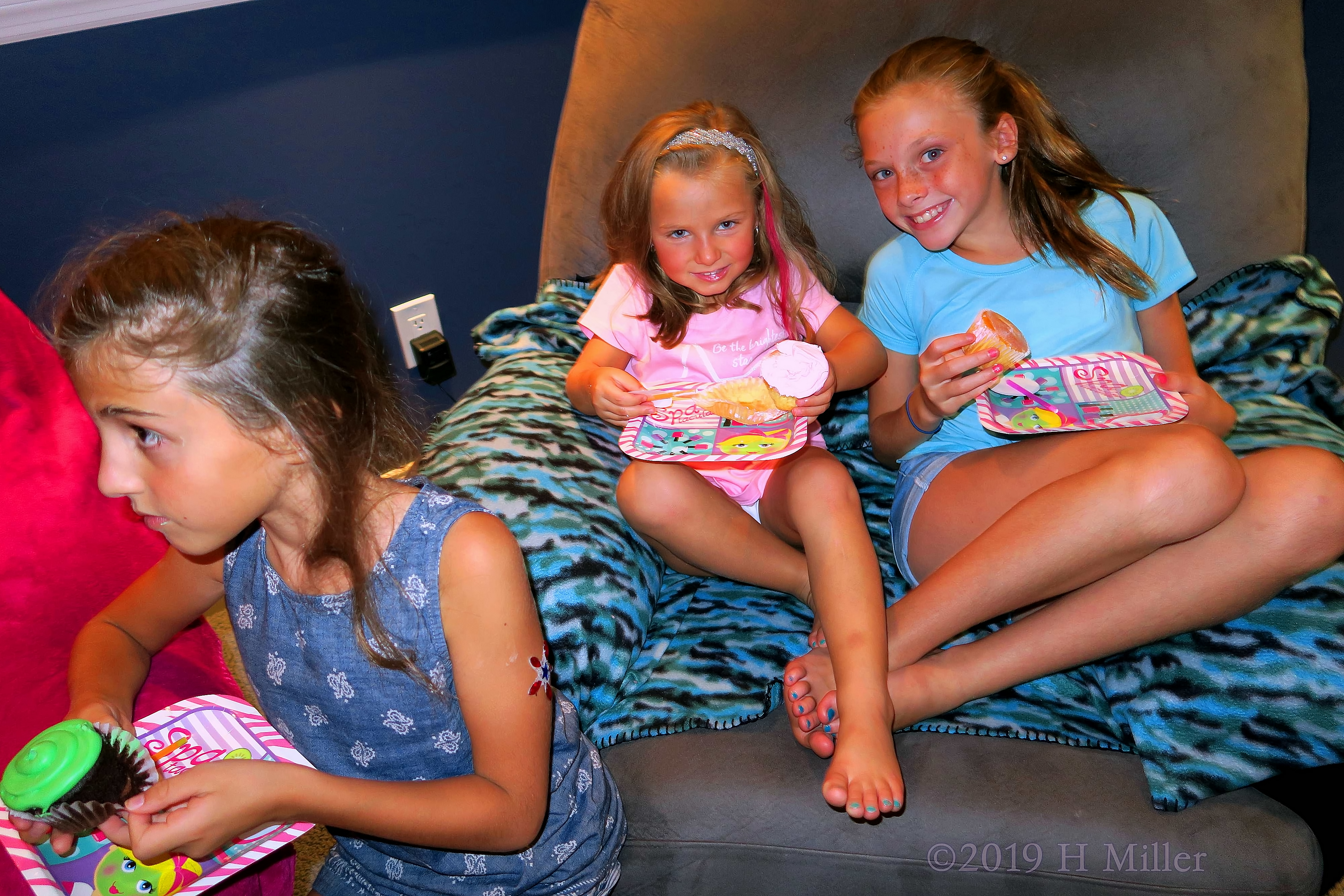 Enjoying Goodies! Spa Party Guests Enjoy Treats! 4 Enjoying Goodies! Spa Party Guests Enjoy Treats! 4