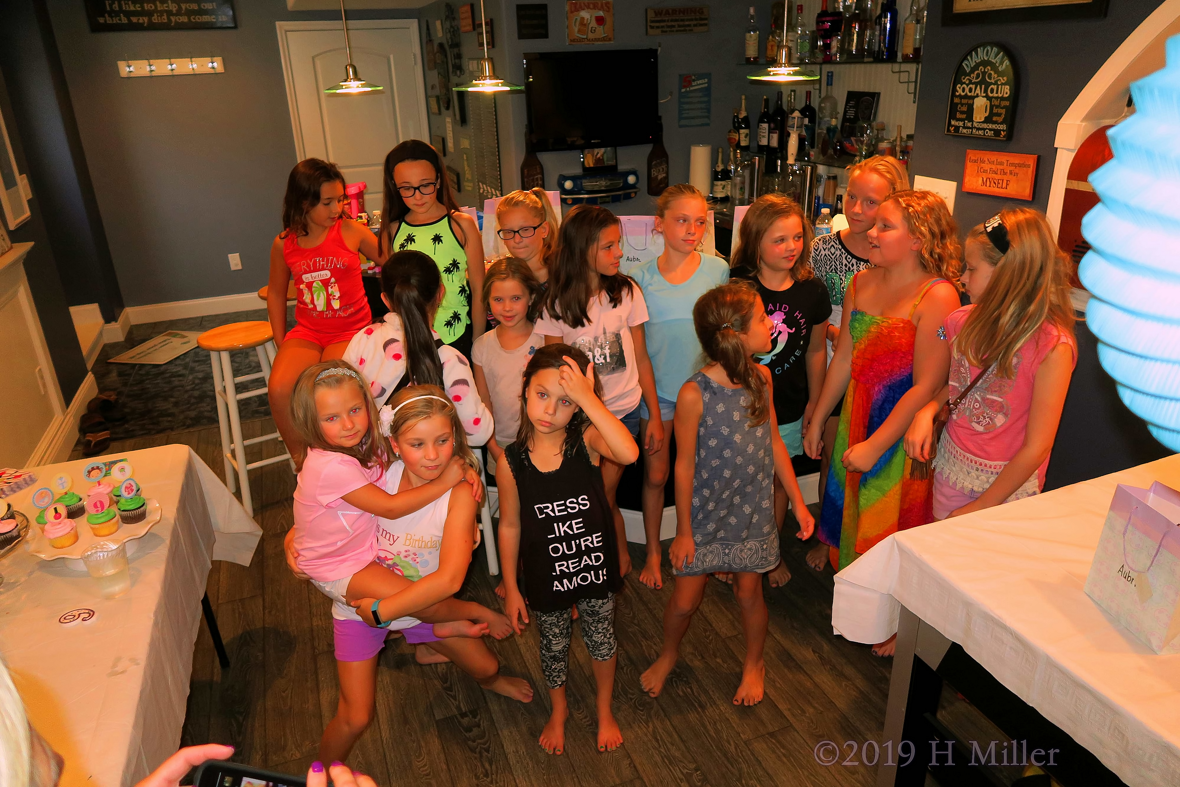 Impromptu Group Photos At The Spa For Girls! 4 Impromptu Group Photos At The Spa For Girls! 4