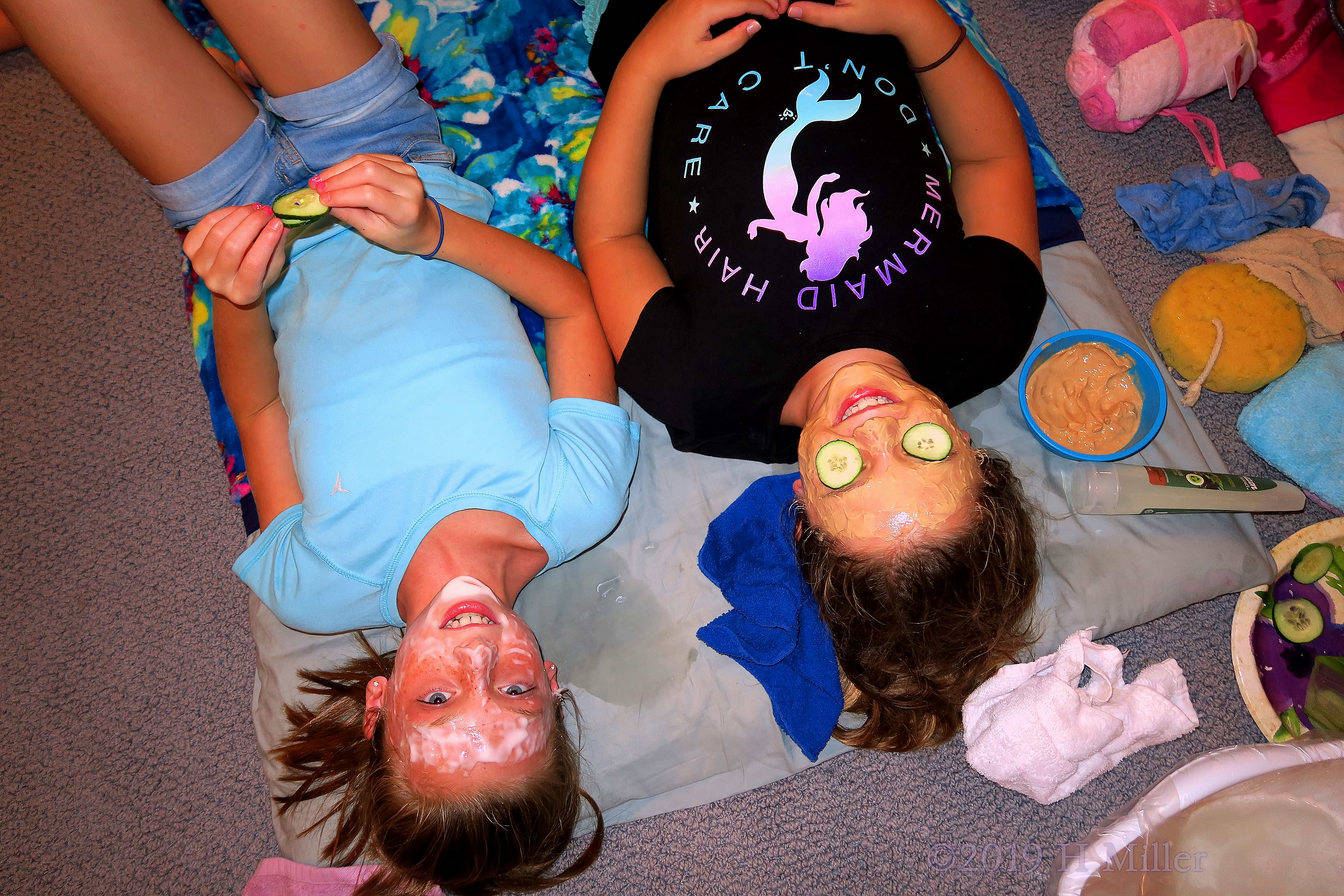 Side By Side Facials For Girls Are More Fun! Side By Side Facials For Girls Are More Fun!