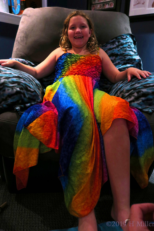 Colorful And Carefree! Party Guest Poses At The Spa Party! Colorful And Carefree! Party Guest Poses At The Spa Party!