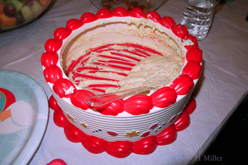 Delicious Bowl Of Frosting Dip For The Treats At The Spa For Kids! Delicious Bowl Of Frosting Dip For The Treats At The Spa For Kids!