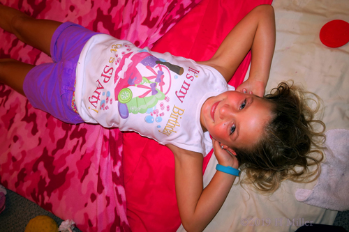 How Cool Is This! Getting To Relax With Facials For Girl How Cool Is This! Getting To Relax With Facials For Girl