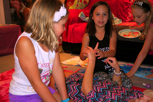 Now The Other Hand! Facials For Girls Are More Fun With Friends! Now The Other Hand! Facials For Girls Are More Fun With Friends!