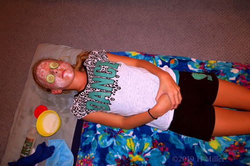 Relaxing During Her Girls Facial At The Spa! Relaxing During Her Girls Facial At The Spa!