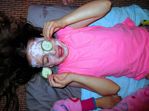 Adjusting The Cukes On Her Kids Facial!